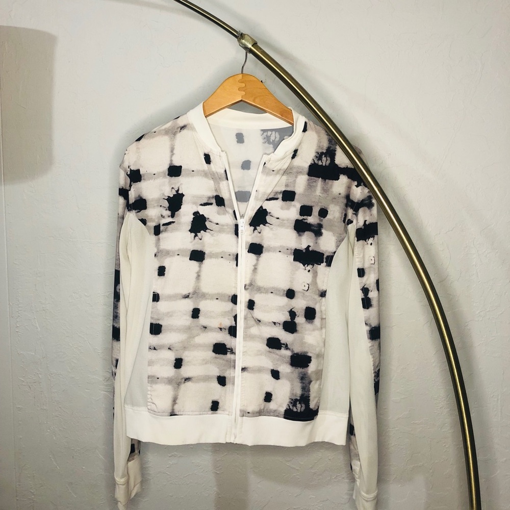 Lululemon windbreaker